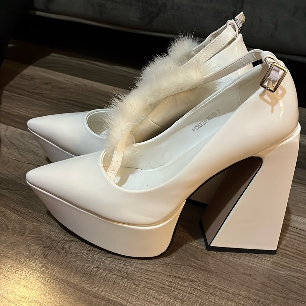 Unique white heel